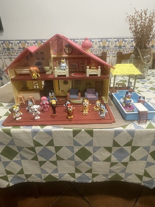 Casa da Bluey / Piscina Bluey / Personagens