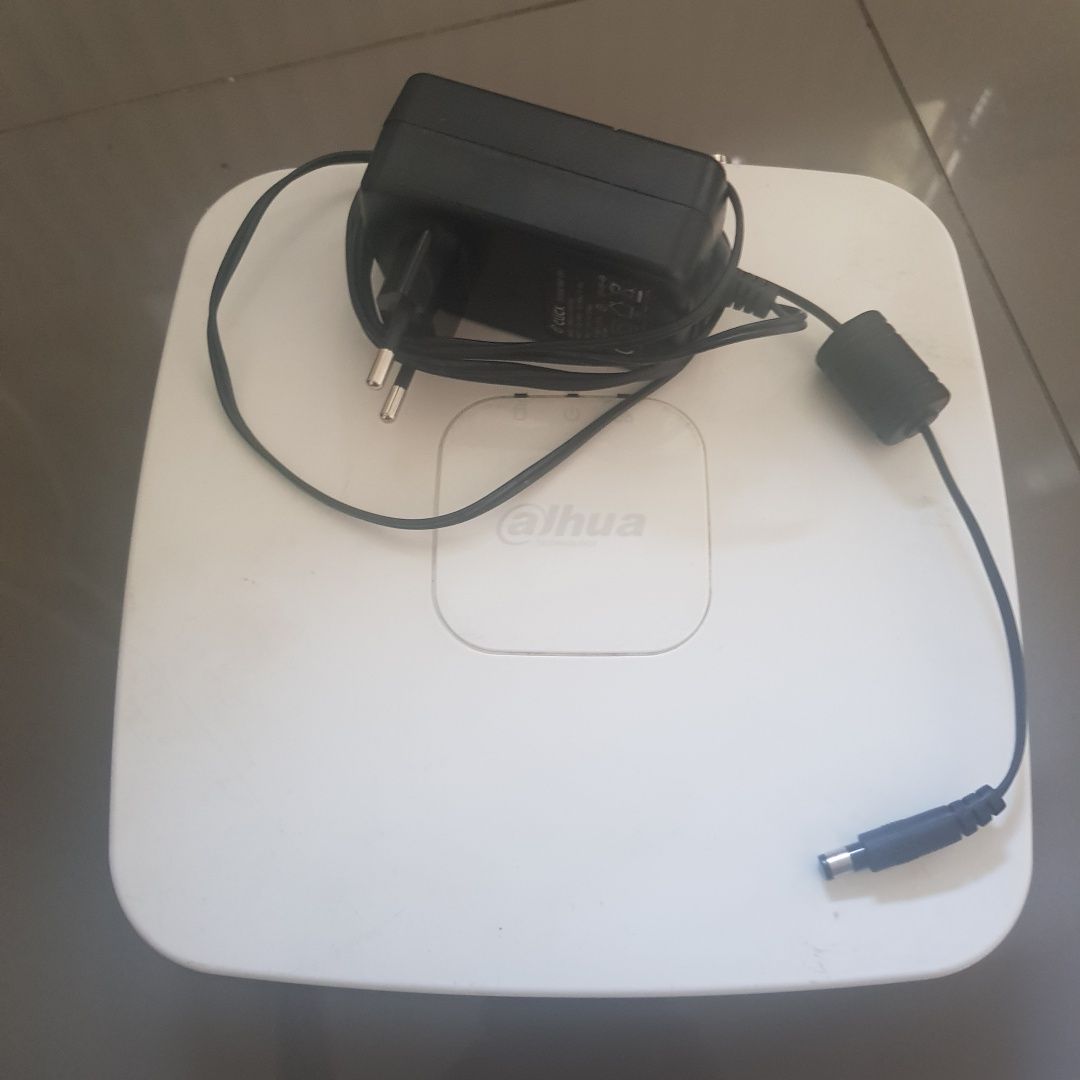 Rejestrator Dahua + switch PoE
