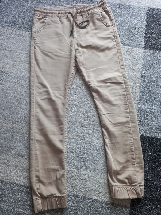 Fajne spodnie Joggery.