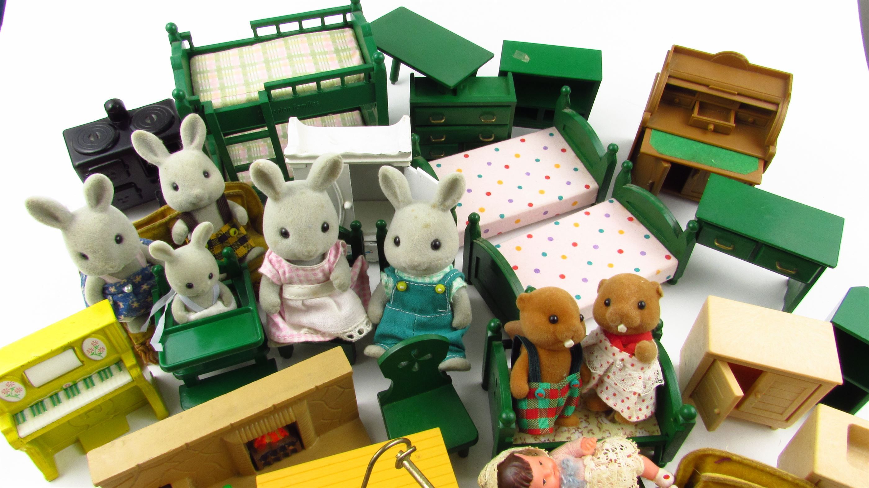 EPOCH Sylvanian Families Zestaw Figurek, Mebli, Akcesoriów 81 - 87 r.