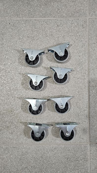 Komplet ośmiu rolek pod szuflady