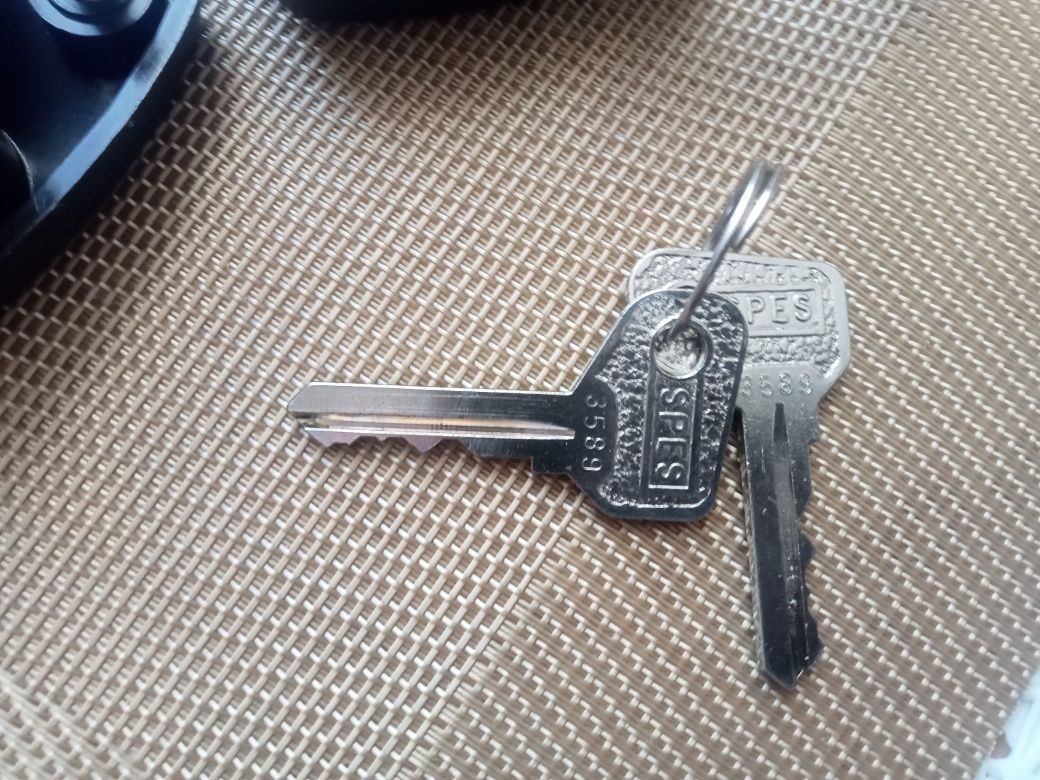 Fiat 126p ST FL, klamki zewnętrzne korek org Prl zamek kpl