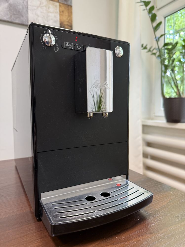 Ekspres do kawy automatyczny ciśnieniowy Melitta Solo Frosted Black