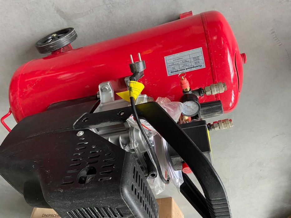 Компресор 50 л, 1500 Вт, 220 В  INTERTOOL PT-0003