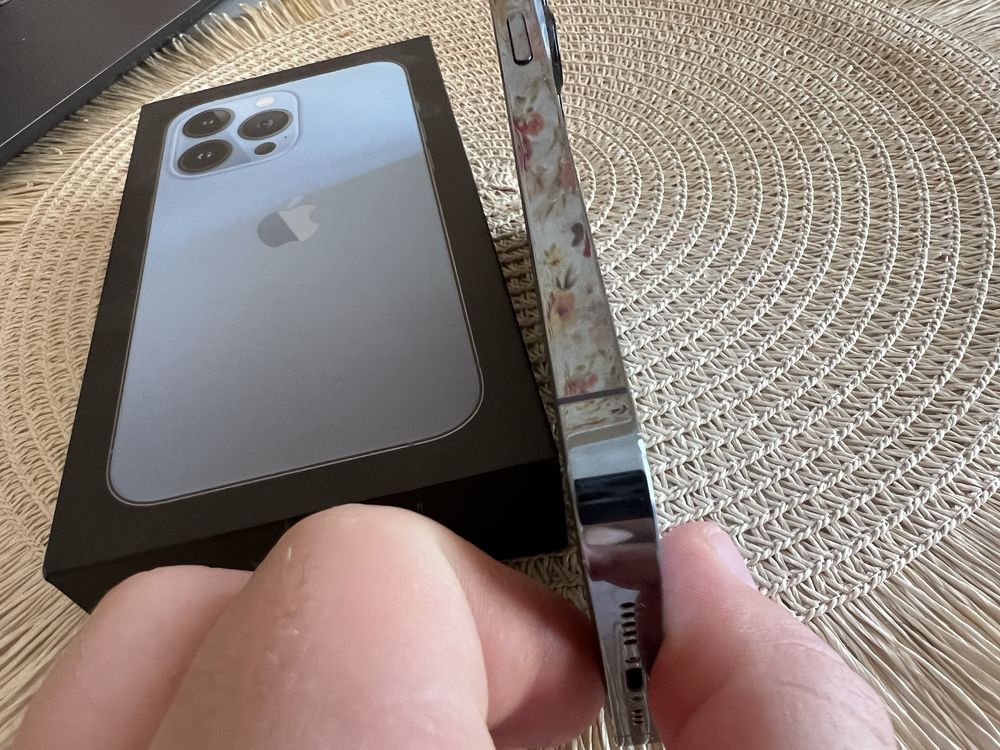 Продам iphone 13pro 256gb