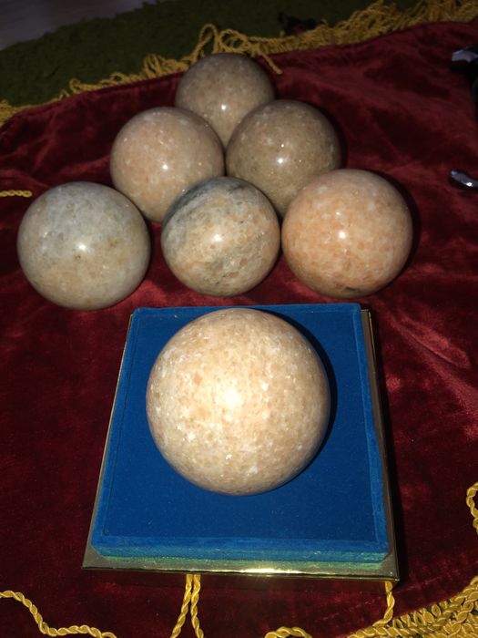 Изотерика.Декор.Камни в коллекцию.Шары из огненого камня Оникс 250 гр