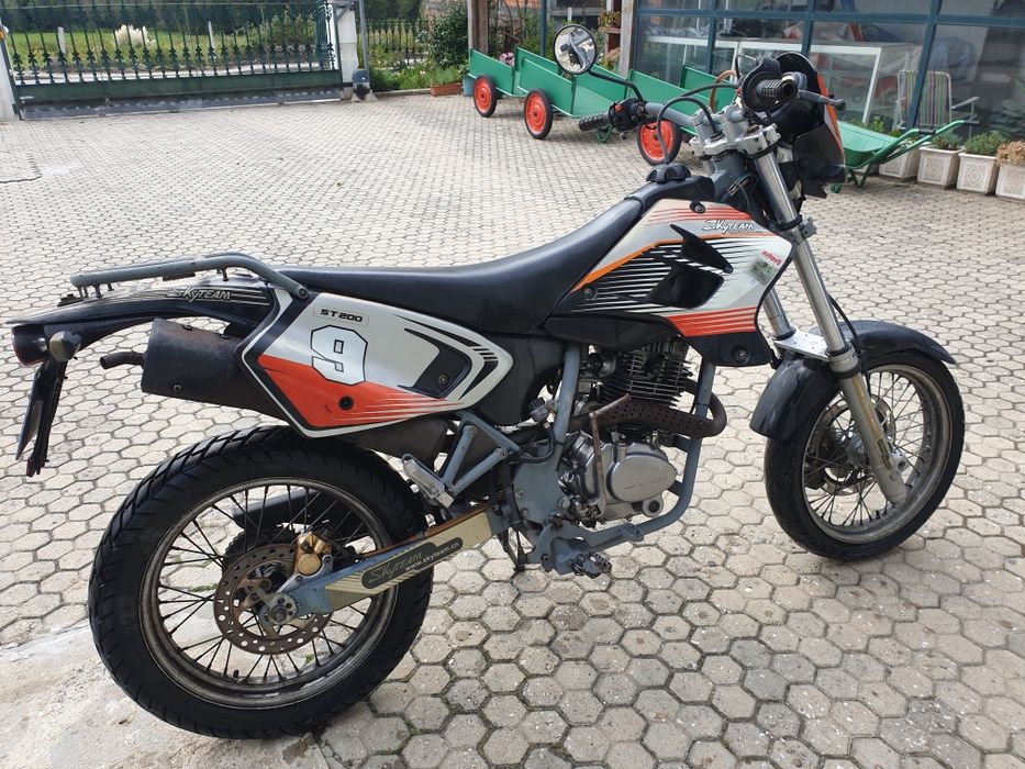 Skyteam 200cc supermotard