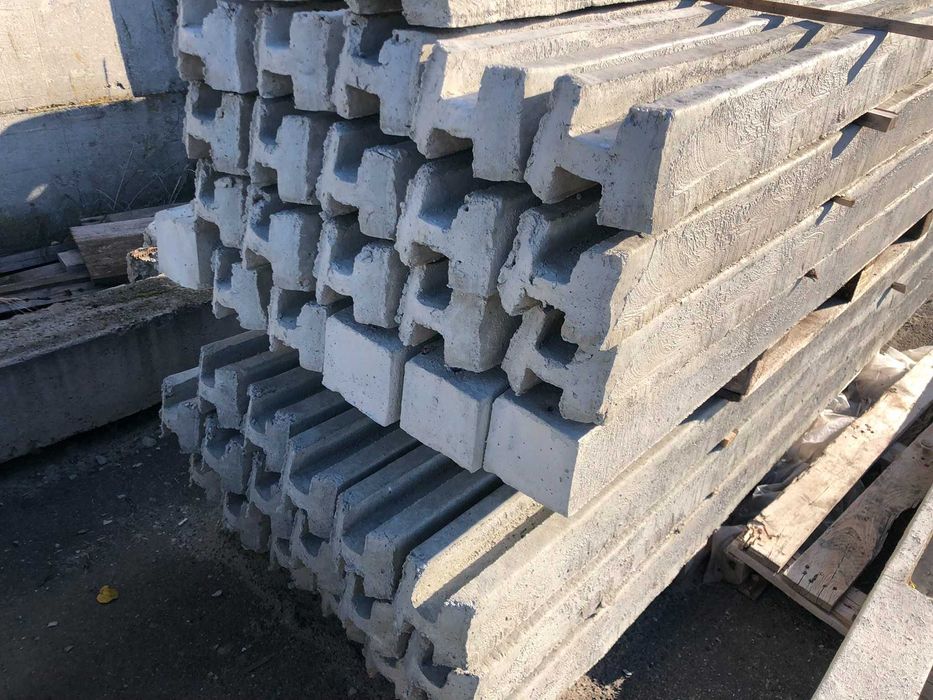 стовпчики під плити бетонніі,стовпчики під сітку, виноградні стовпи