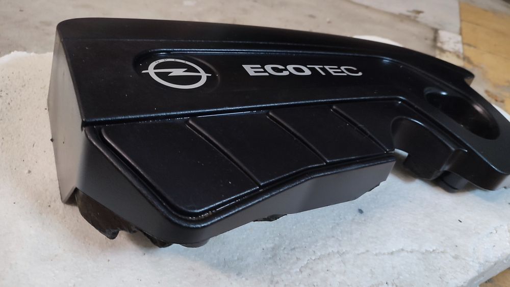 osłona pokrywy silnika Opel Meriva 2015