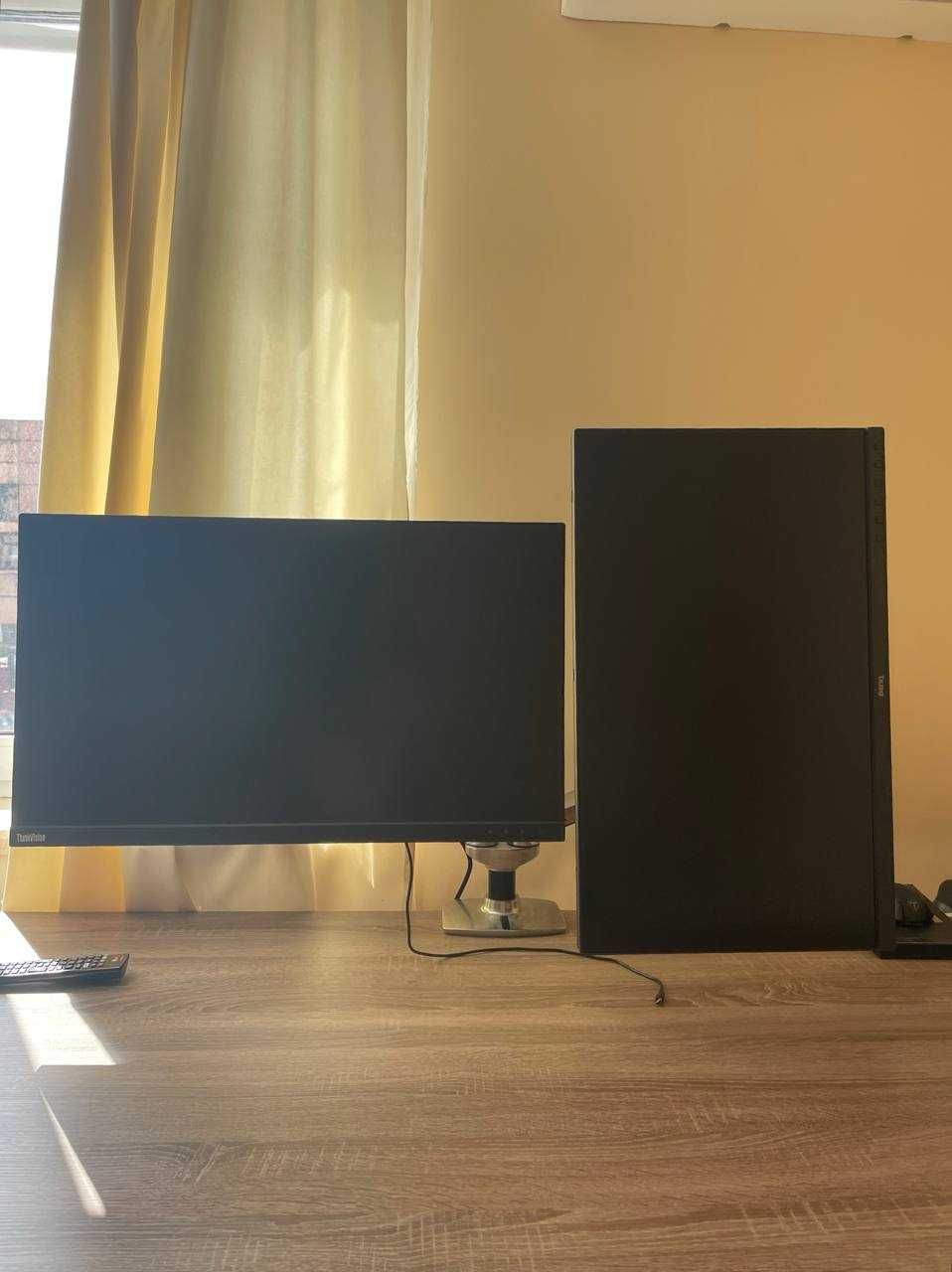 Два монитора 27' 4k и держатель ergotron