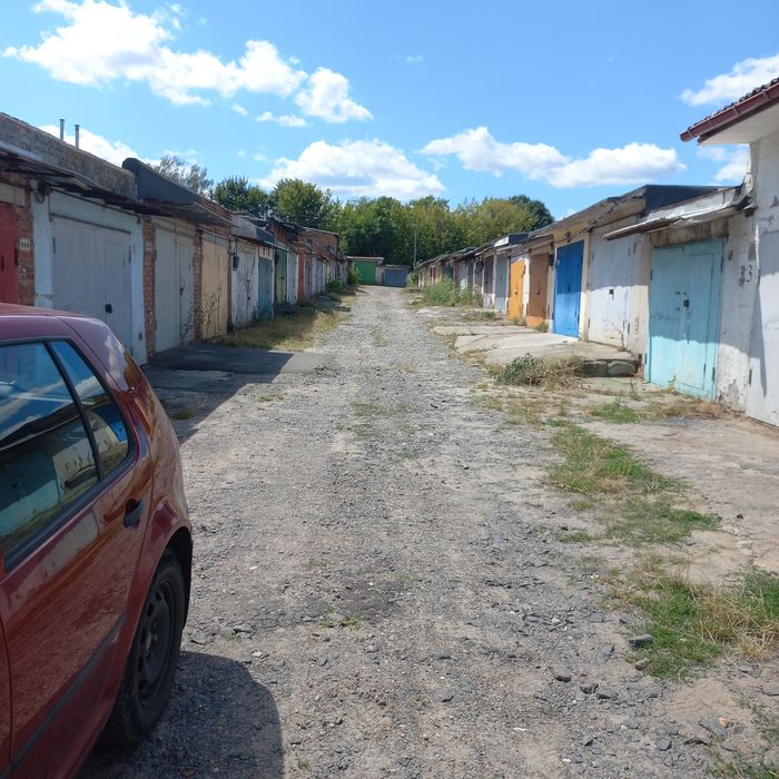 Здам гараж,масив"МИР" вул.Бандери