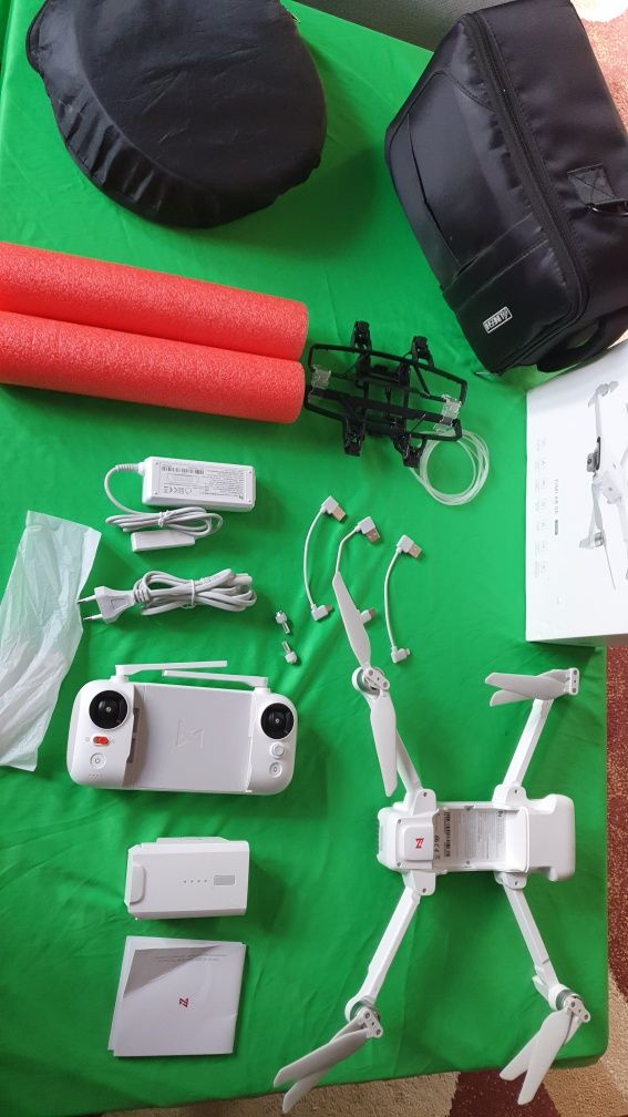 Dron Xiaomi Fimi X8 SE 2020 + dodatki