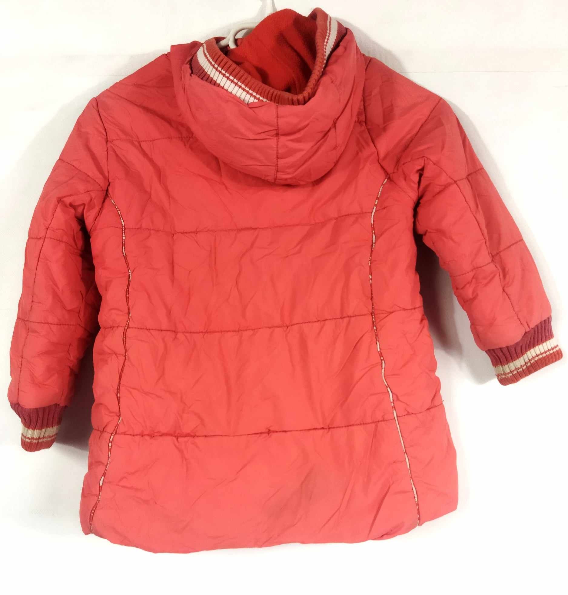 Czerwona kurtka zimowa z kapturem, rozmiar 110