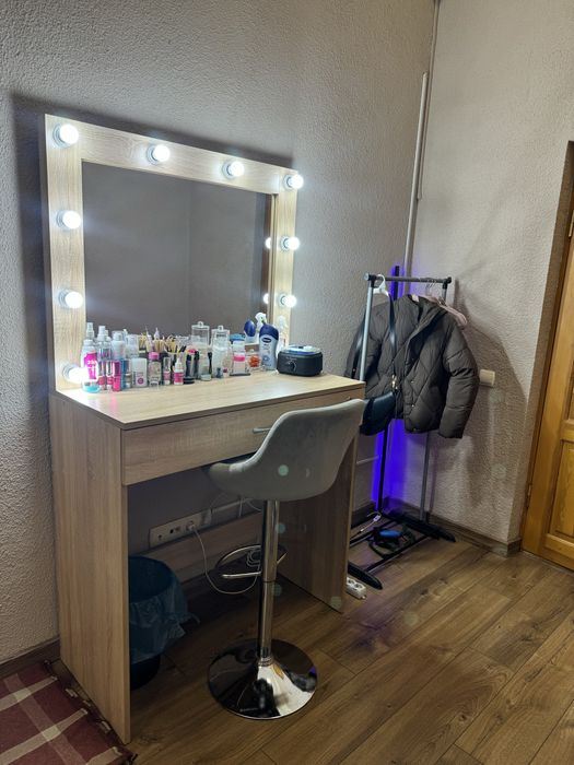 Оренда місця для бровіста та ламімейкера