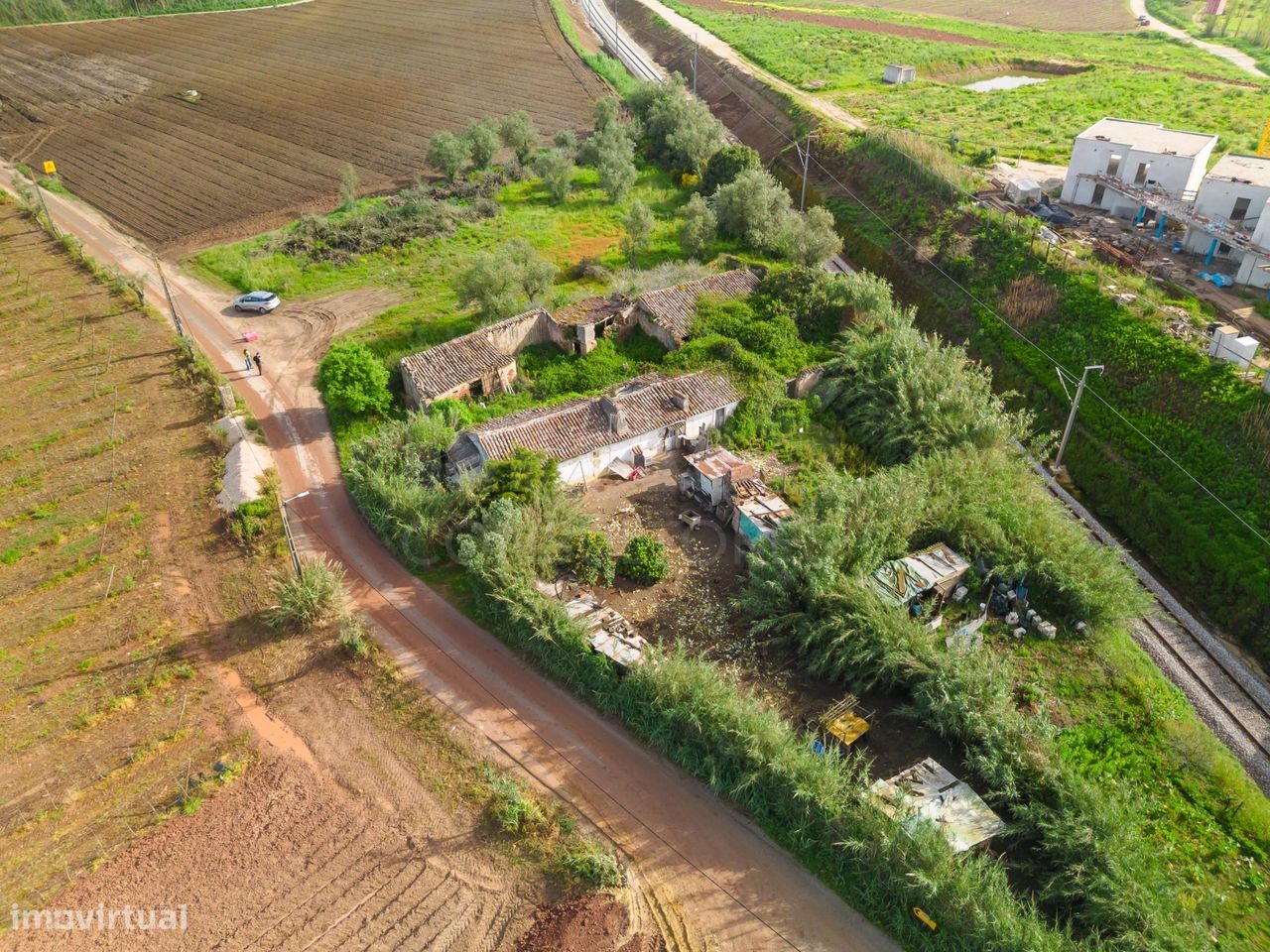 Moradia para reabilitação total com vista para o Castelo de Óbidos