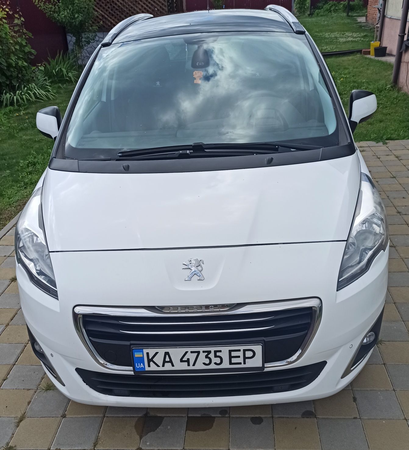 PEUGEOT 5008 Allure 2015 1.6 THP