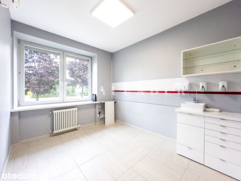 Lokal dostępny od zaraz - 2700 zł (z czynszem)