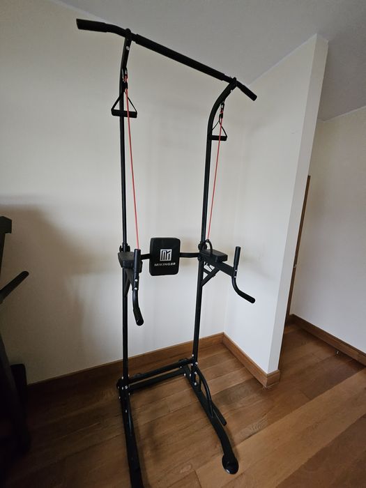 Estação de treino multifuncional