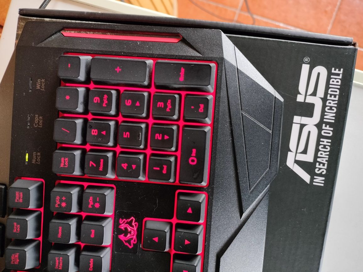 Teclado ASUS Cerberus como novo