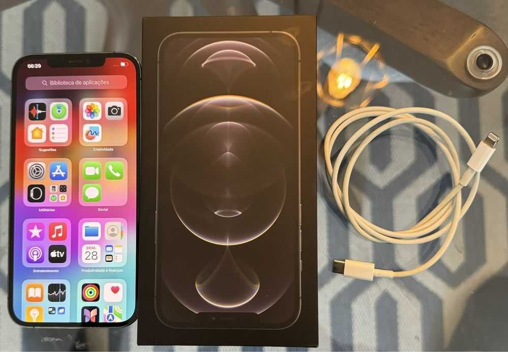 Iphone 12 pro max  como novo tem a caixa(128gb)