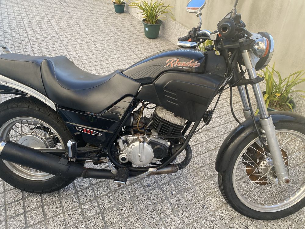Cagiva 125 em óptimo estado