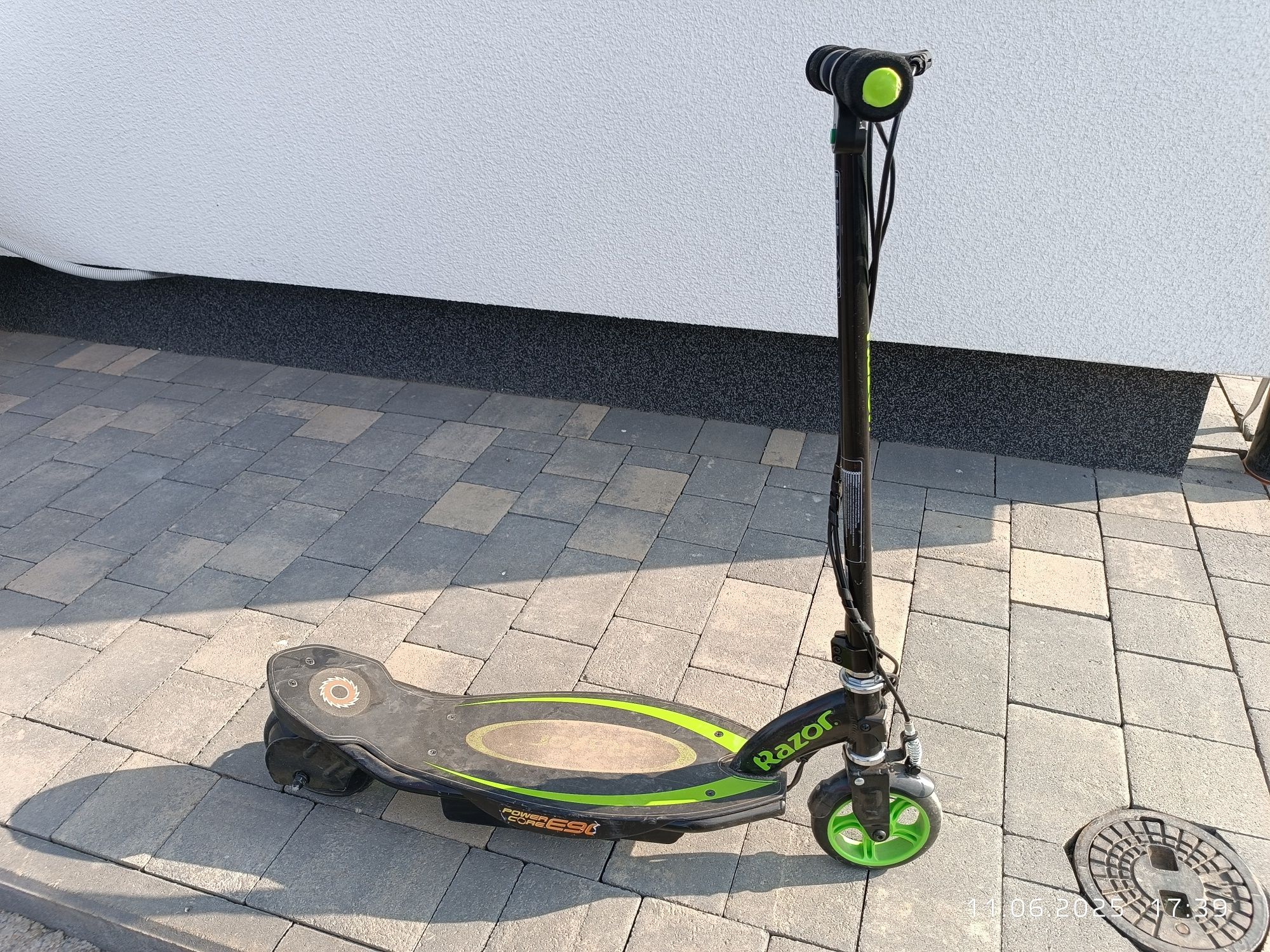 hulajnoga elektryczna razor e90
