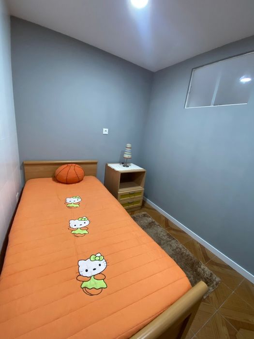 Alugo quarto para 1 pessoa