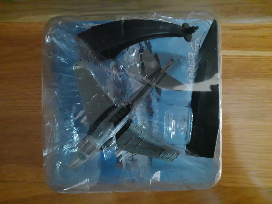 Model kolekcjonerski Amer Com Grumman A-6E Intruder, 1996 1/144