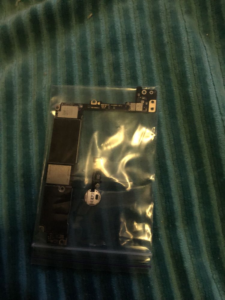 Плата icloud iphone 7+ 32  з кнопкой