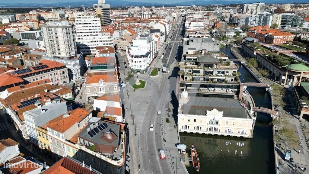 Loja no Centro Avenida, junto ao Fórum de Aveiro