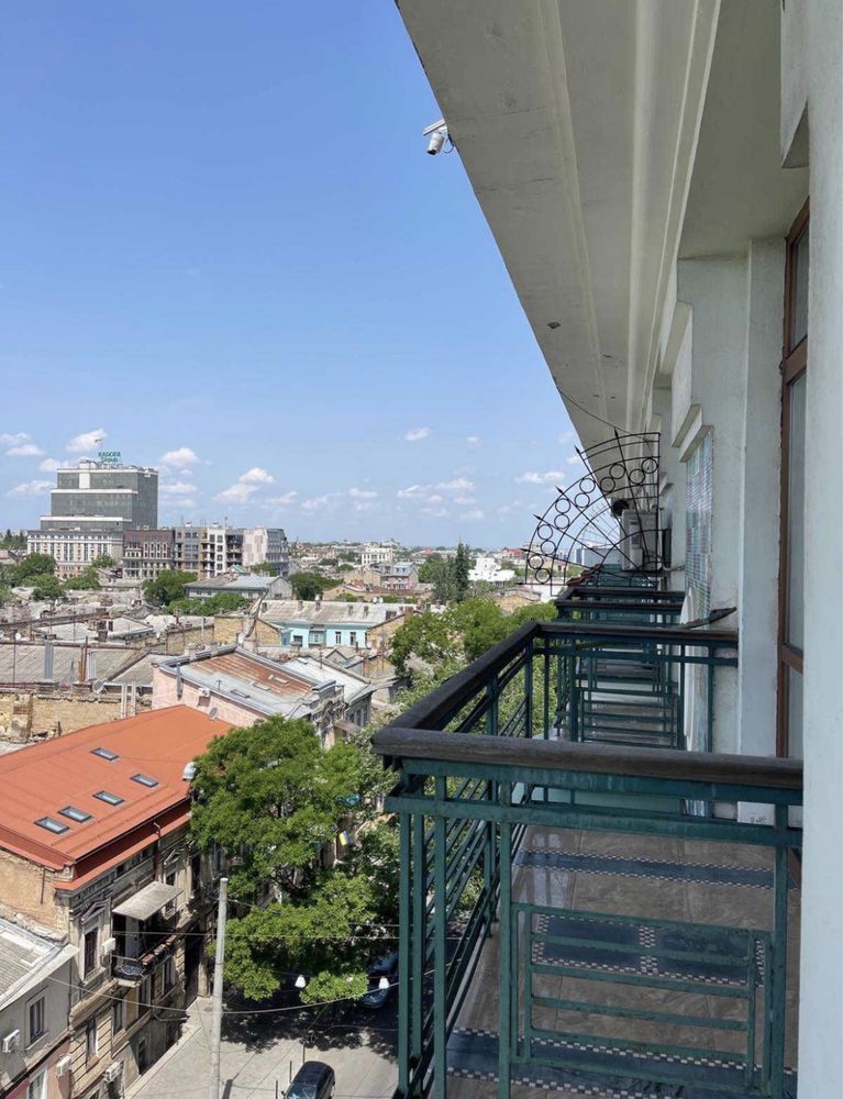 Видовая квартира 138 м в статусном кирпичном доме в центре Одессы!