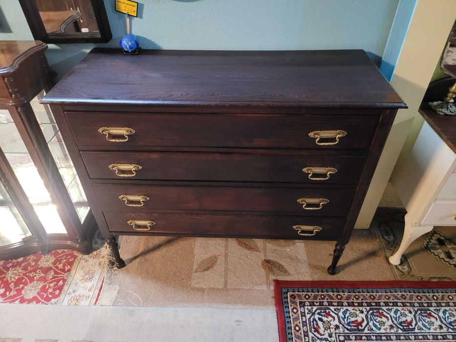 Cómoda antiga em madeira maciça - Bom estado geral