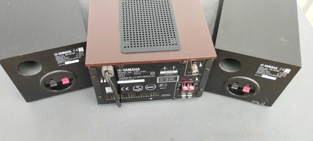 Музичний Центр Yamaha CRX-040 / USB / CD / Ipod / iphone