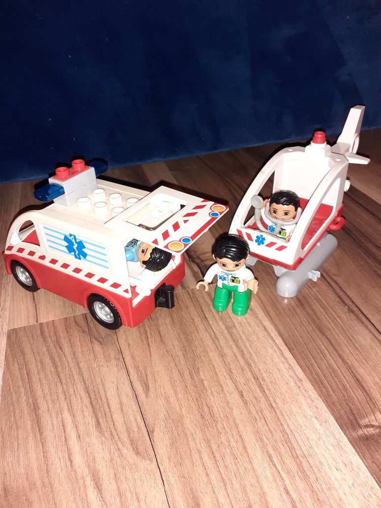 Lego Duplo helikopter ratunkowy karetka pogotowia ambulans 4979 lekarz
