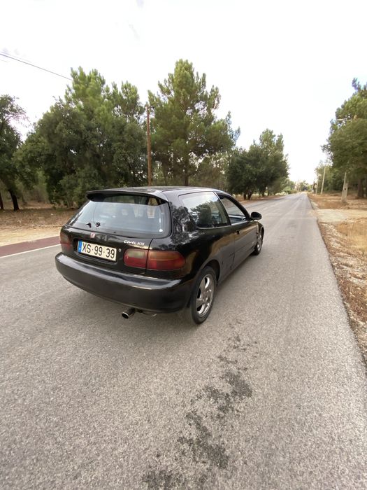 Honda Civic EG com bastante material
