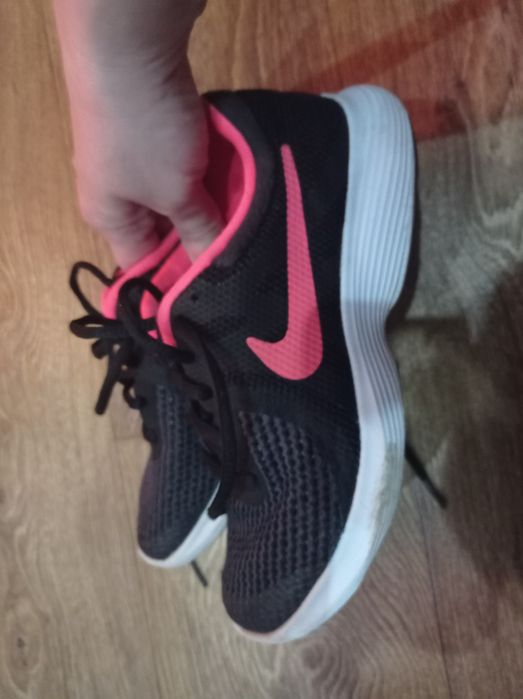 Nike  черные кроссовки