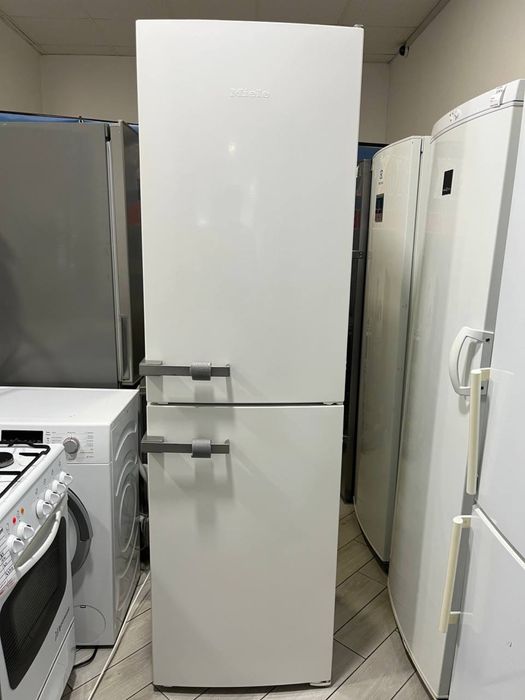 Холодильник Miele 2m,привезена з ЄС