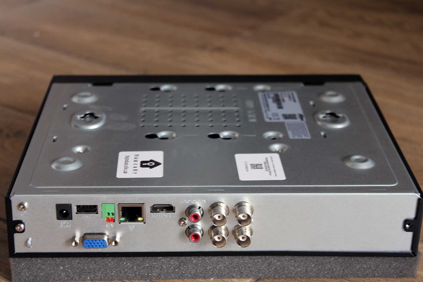 Видеорегистратор Dahua DH-XVR4104HS-S2