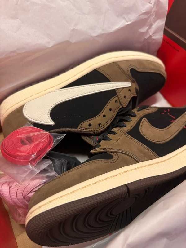 Buty do koszykówki Jordan1LowTravisScott Mocha nowy z metką R.38