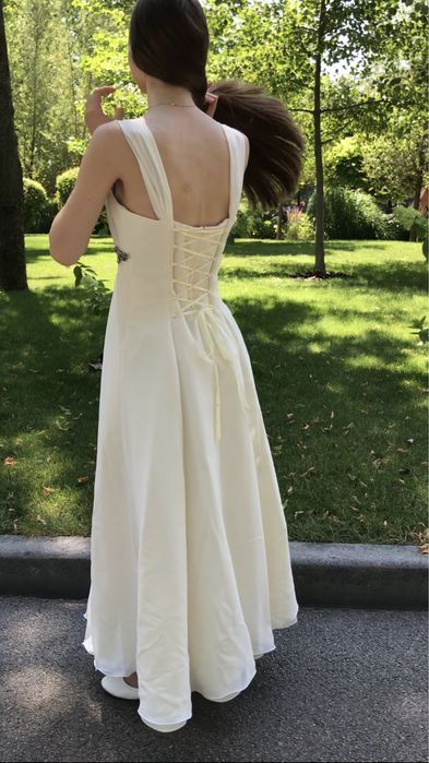 Вечірня, випускна, весільна сукня