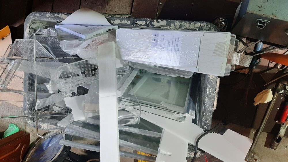 Ящики, полички, компресор для холодильника Gorenje NRS9182