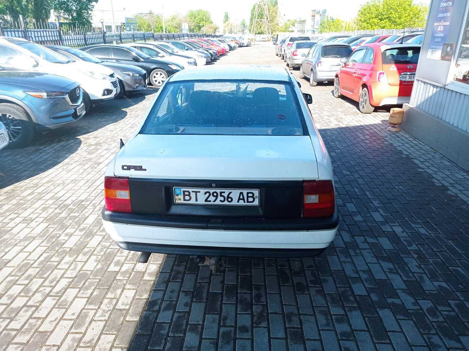 Opel Vectra 1990 року 1,6 л./бензин