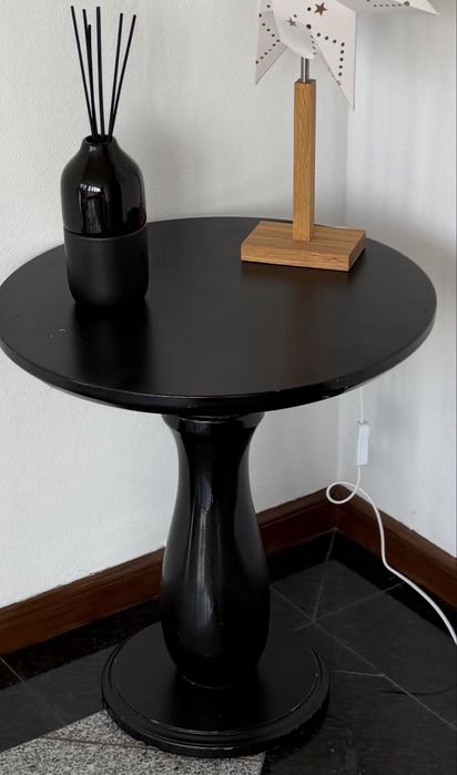 Mesa pequena de apoio