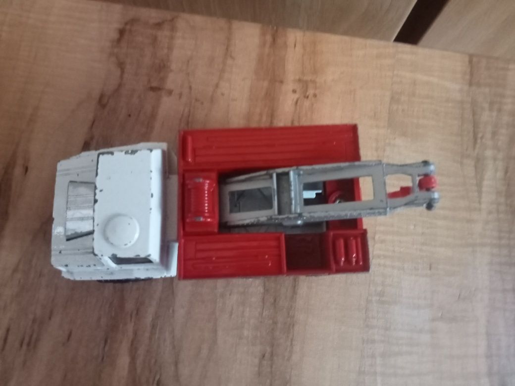 matchbox k-14,k-110 pojazd ratowniczy .