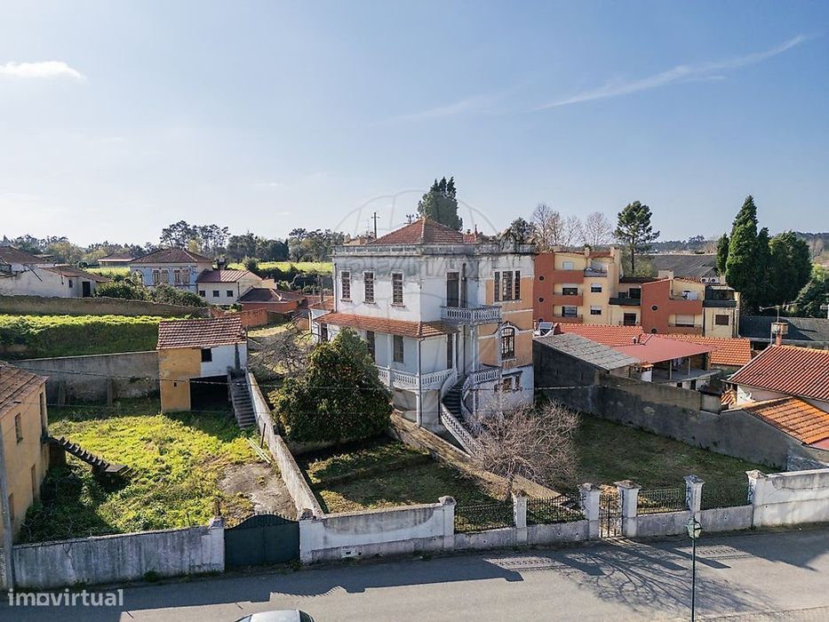 Moradia T4 para venda