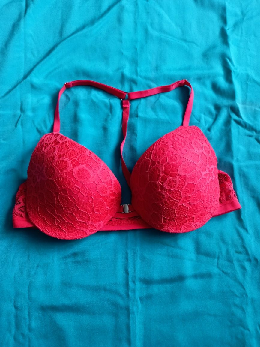Biustonosz push up, zapinany z przodu. Rozmiar 80B.