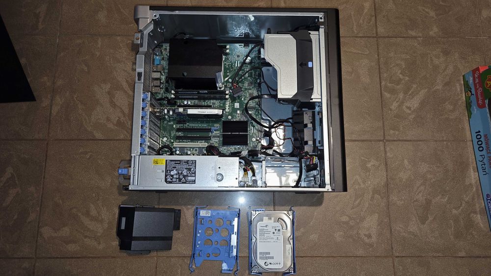 Komputer stacjonarny Dell T3600 Xeon 1620 32GB 500GB Quadro600