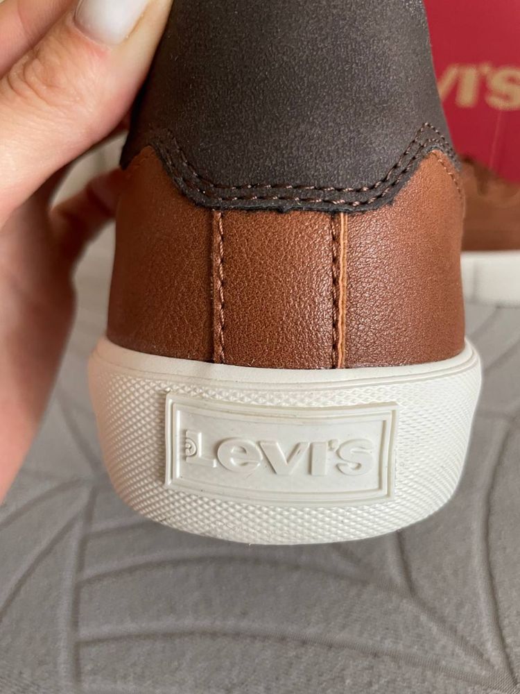 Чоловічі кеди Levi’s оригінал шкіряні 44, 45, кросівки