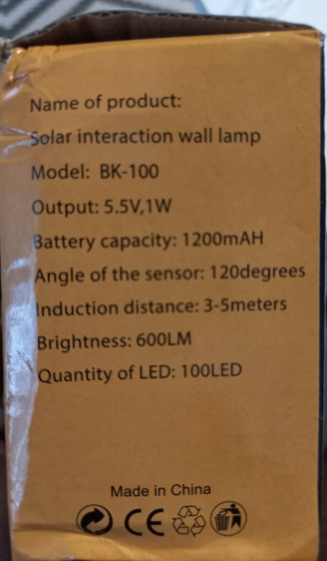 Lampa solarna zewnętrzna LED NOWA