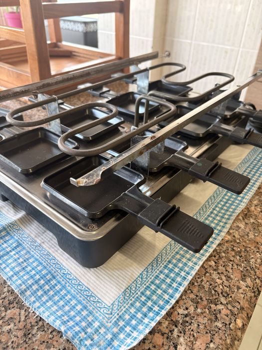 Raclette Grill com Pedra de Granito e Chapa – Perfeito para Reuniões!